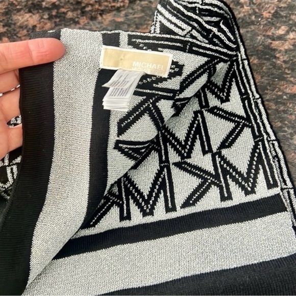 Michael Kors black and silver scarf - Picture 2 of 5
